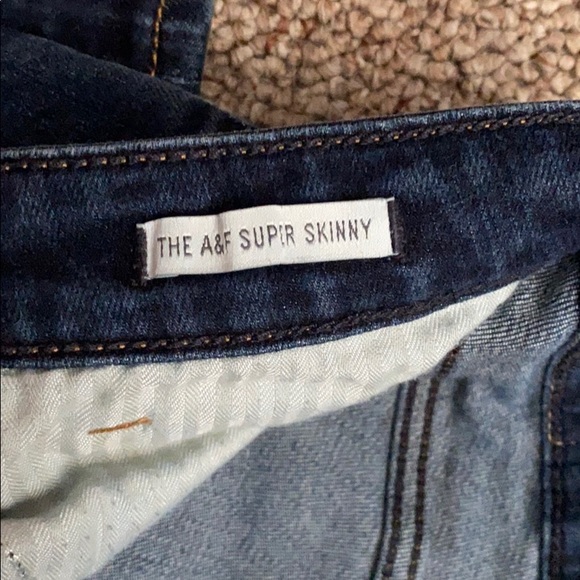 Abercrombie & Fitch “Super Skinny” Dark Wash Jeans - Picture 4 of 4